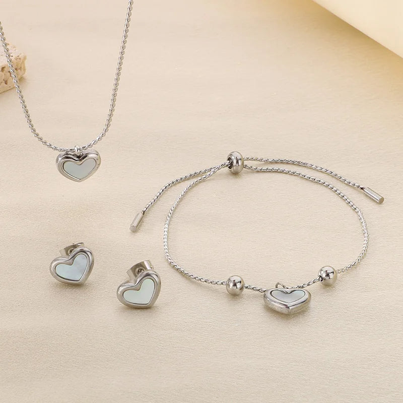 Conjunto De Joias Coração Pérola Banhado em Ouro 18k (Colar, Brinco, Pulseira)